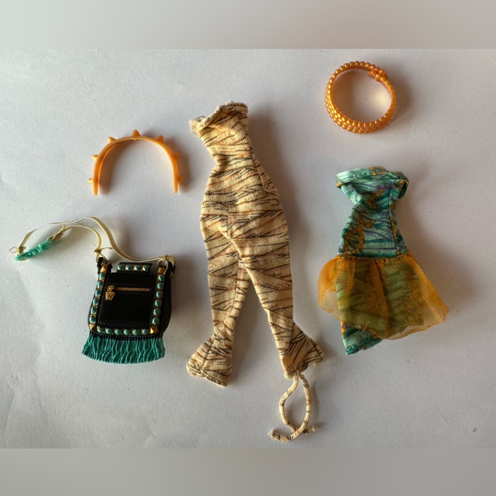 MH Cleo lot